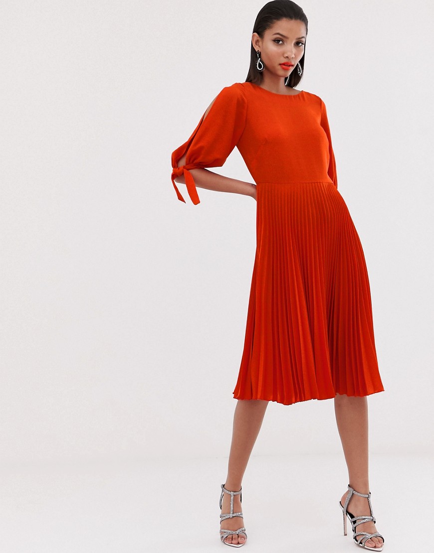 Closet London - Geplooide midi-jurk met gestrikte mouwen in oranje