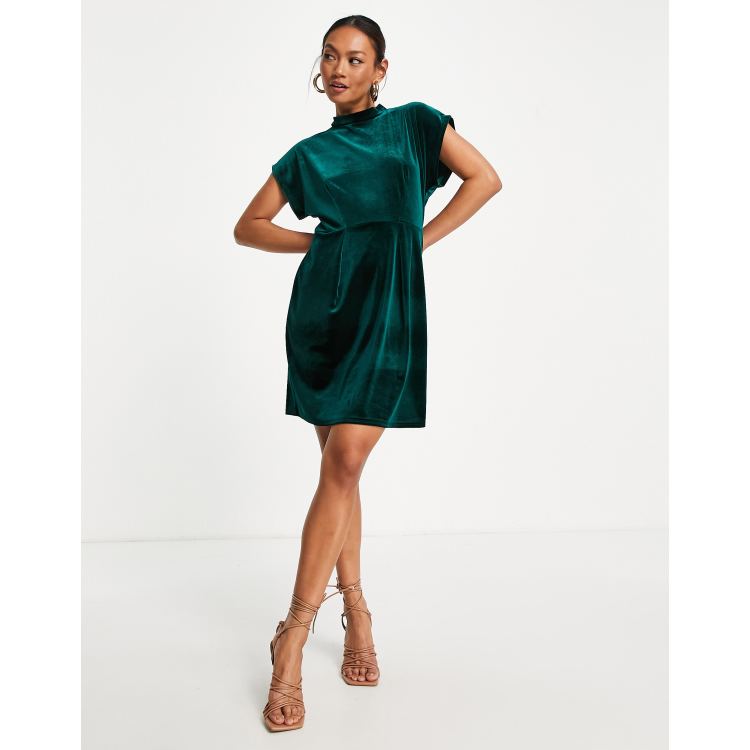 Qed London Tall Ruched Velvet Mini Dress with Chain Straps in Dark Green - ASOS Outlet