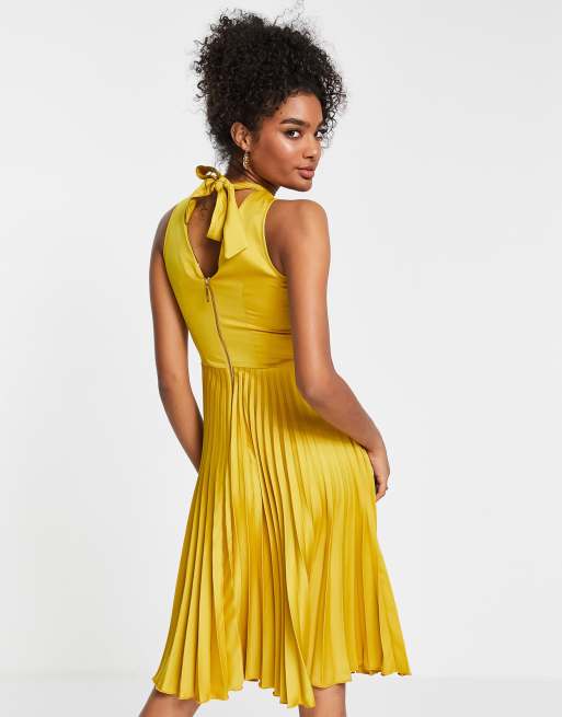 Closet London – Hochgeschlossenes, plissiertes Midikleid in Ockergold, 4 von 4
