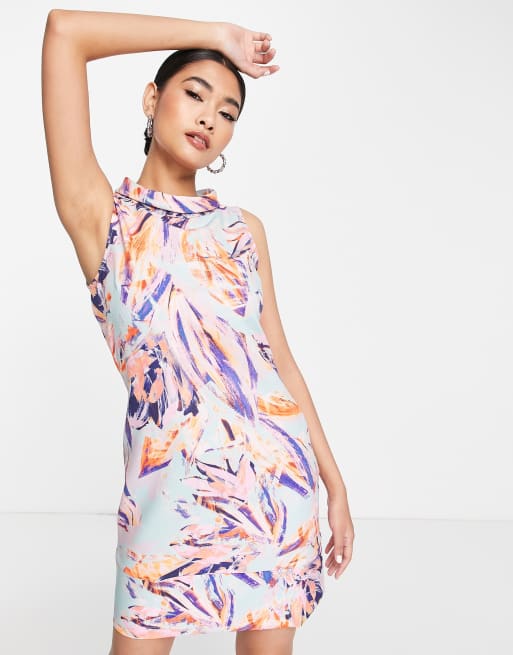 Closet London - Hoogsluitende rechtvallende mini jurk in abstracte print