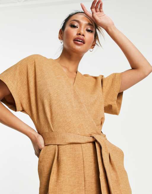 Closet London – Jumpsuit in Camel mit Wickelgürtel an der Taille, 4 von 4