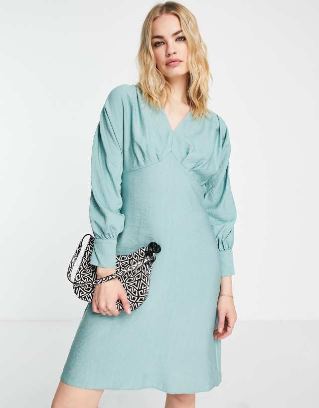 Closet London kimono plunge front mini dress in light green