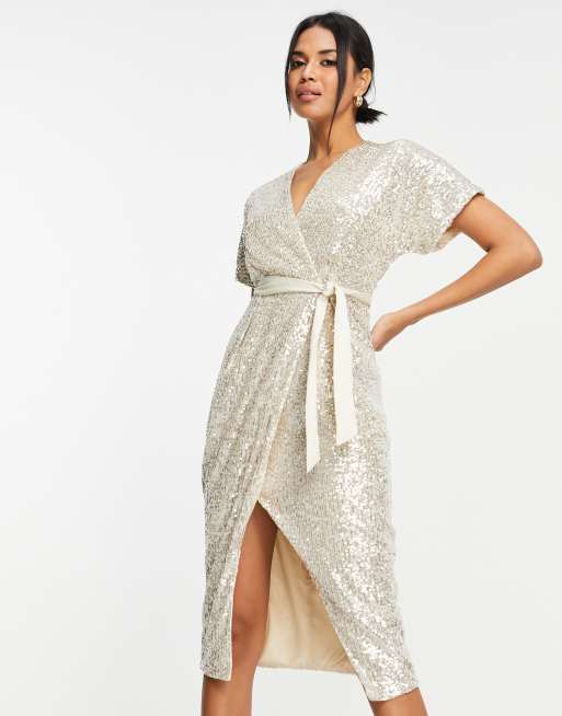 Closet London – Kopertowa cekinowa sukienka o kroju kimono w kolorze szampana