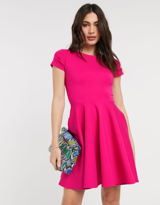 Closet London Kurzarmliges Skaterkleid in Rosa ASOS