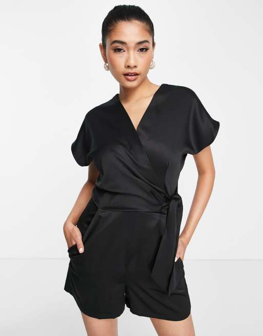 Closet London Kurzer Kimono Jumpsuit in Schwarz mit Wickeldesign und Schnurung ASOS