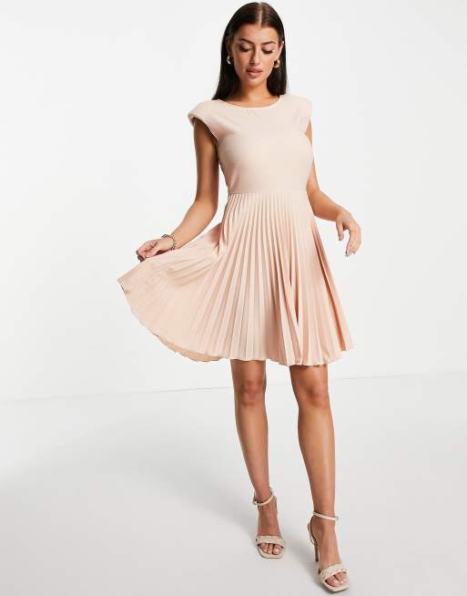 Closet London – Minikleid in Pfirsichrosa mit Faltenrock