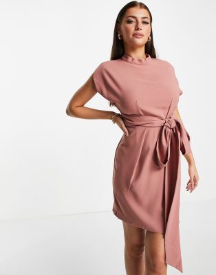 Closet London - Minikleid in Rosépink mit Bindegürtel in der Taille-Rosa