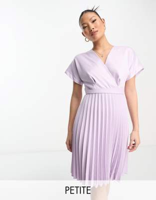 Closet London Petite - Plissiertes Minikleid in Lavendel mit gewickelter Vorderseite-Gelb