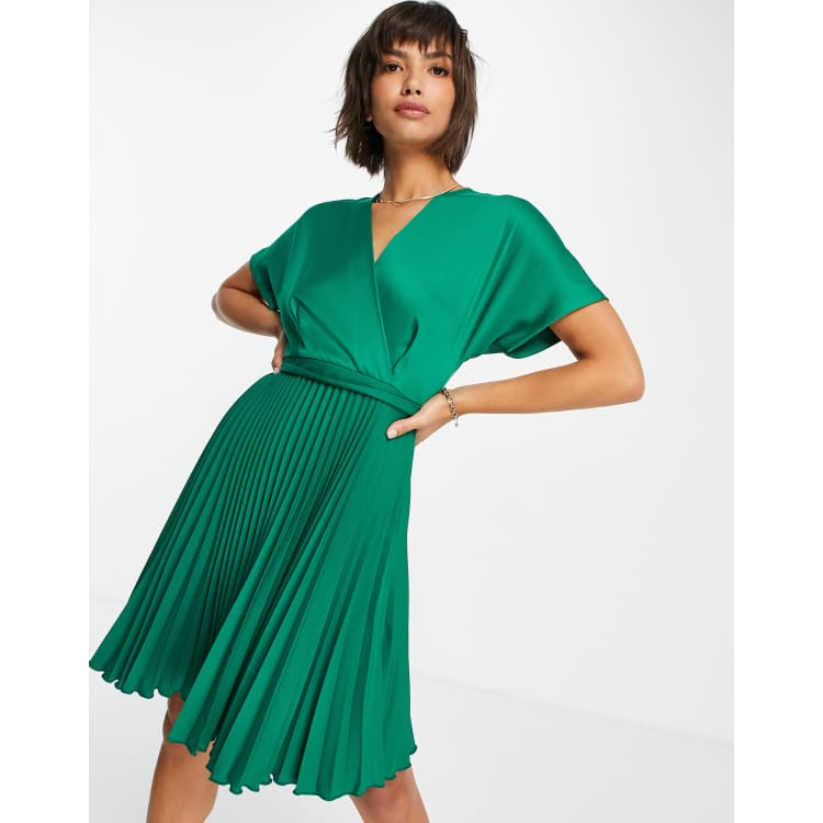 closet london wrap tie velvet midi dress in emerald green Curve Velvet Wrap Midi Dress