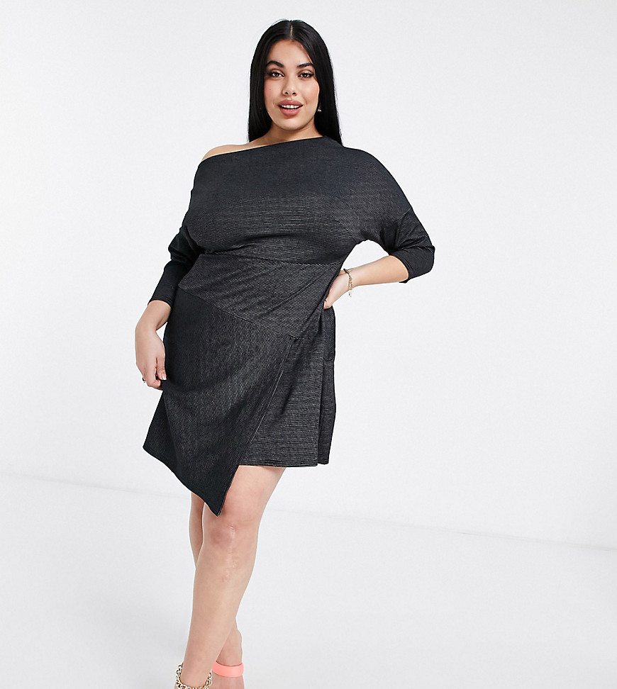 Closet London Plus - Mini-jurk met overslag, blote schouder en cropped mouwen in zwart
