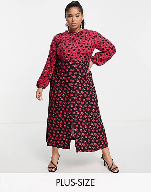 Closet London Plus - Nette midi jurk met contrasterende hartenprint in pruimenkleur