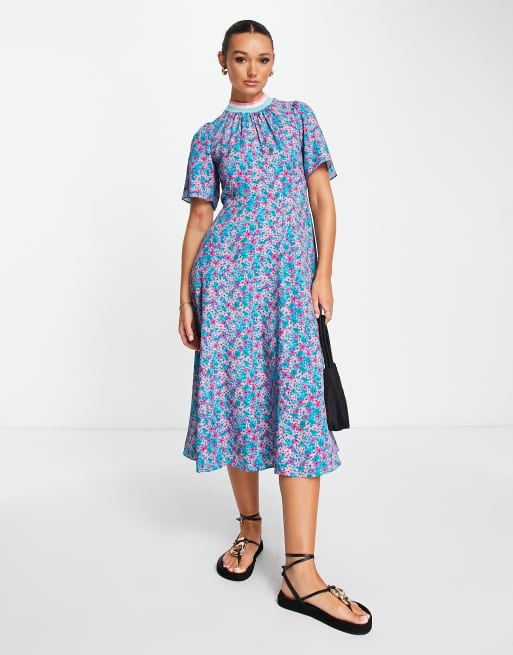 Closet London - Robe mi-longue à jupe évasée et imprimé fleurs - Bleu et rose