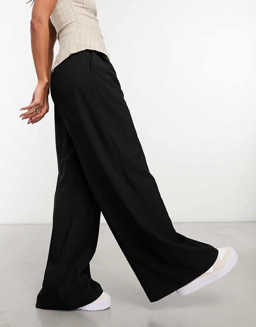 tailored wide leg pants in black