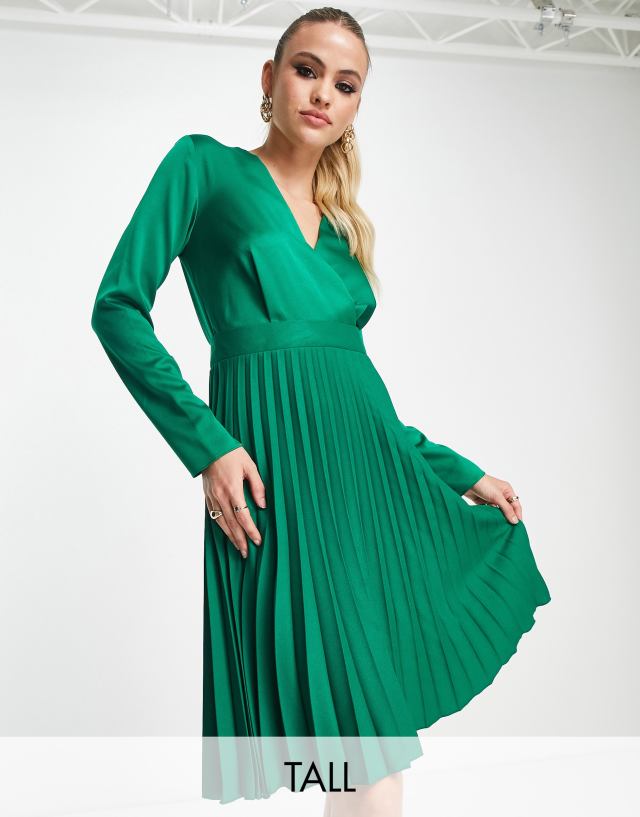 Closet London Tall - wrap front pleated midi skater dress in emerald