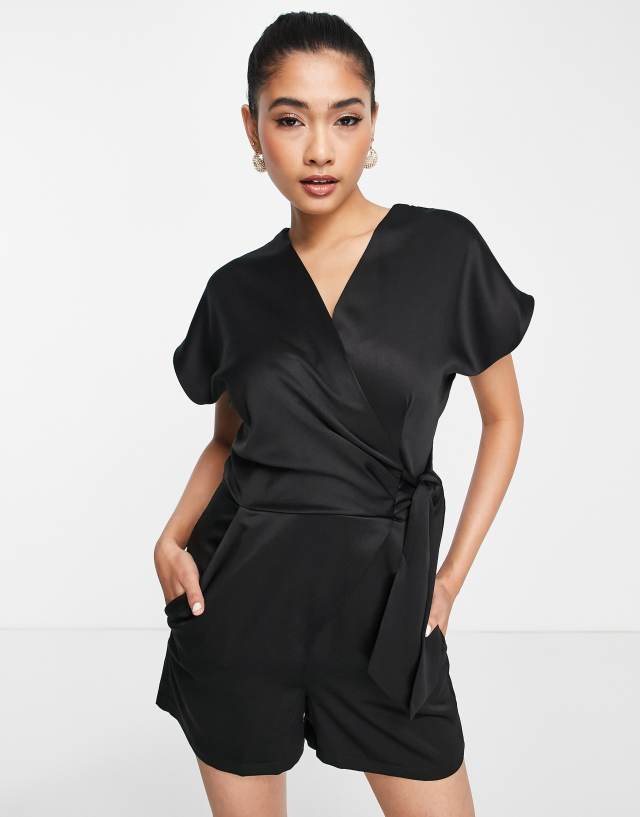 Closet London wrap and tie kimono romper in black