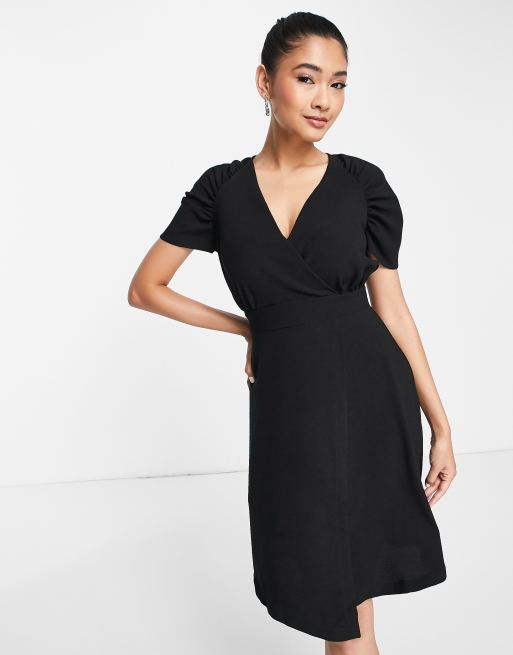 Black knee 2025 length wrap dress