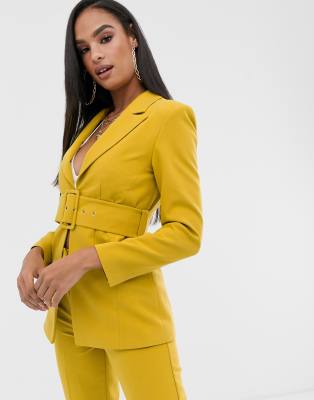 tailleur jaune femme