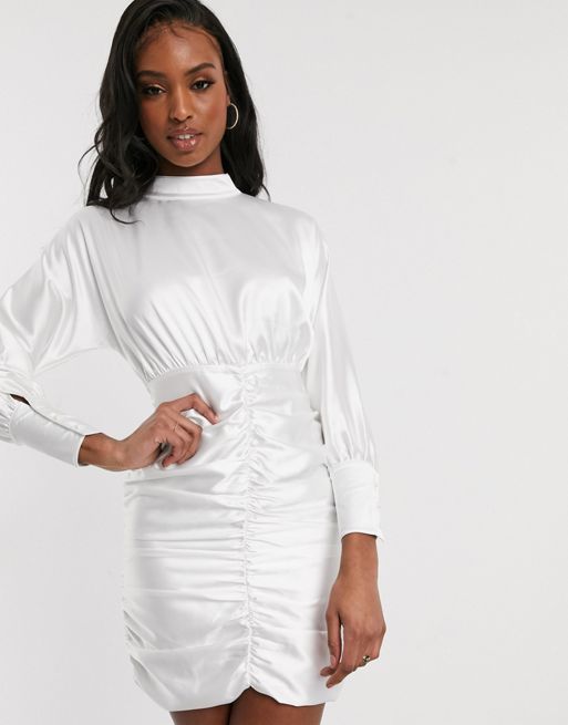Club L London Tall – Biała sukienka mini ze stójką, marszczeniami i długim  rękawem | ASOS