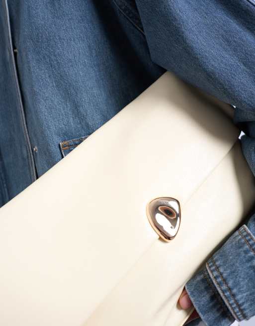 Clutch blanco hueso plegado con herrajes Gaia de Topshop, 4 de 4