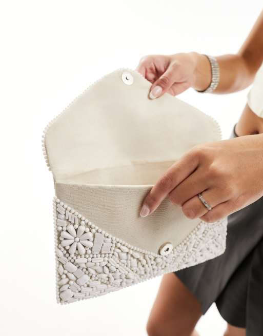 Clutch color marfil estilo sobre con diseño de cuentas de True Decadence, 3 de 4