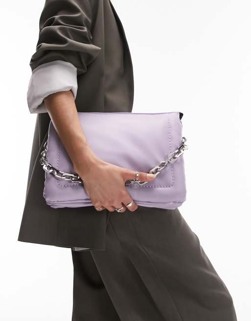 Clutch lila con cadena extragrande Charley de Topshop