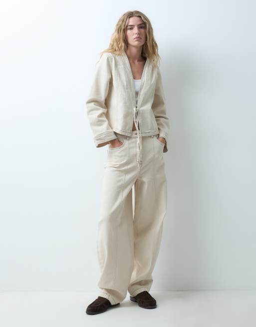 Co-ord con giacca di jeans beige con chiusura a nodo sul davanti e cuciture a contrasto, 4 di 4