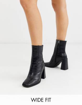 wide heel boots