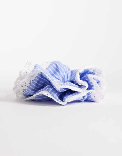 Coletero abullonado azul a rayas con detalle de encaje de Sui Ava, 2 de 3