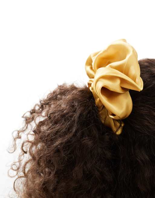 Coletero abullonado grande amarillo mantequilla de satén de DesignB London , 3 de 4