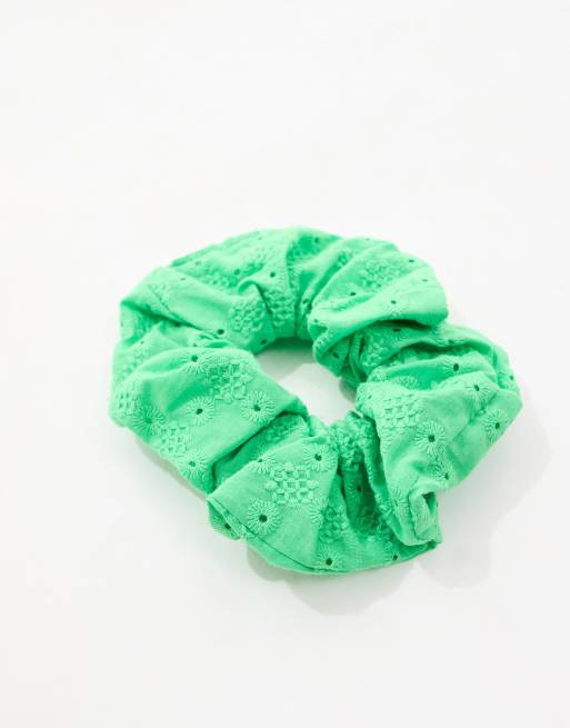 Coletero abullonado verde luminoso extragrande con bordado inglés de DesignB London  , 2 de 4