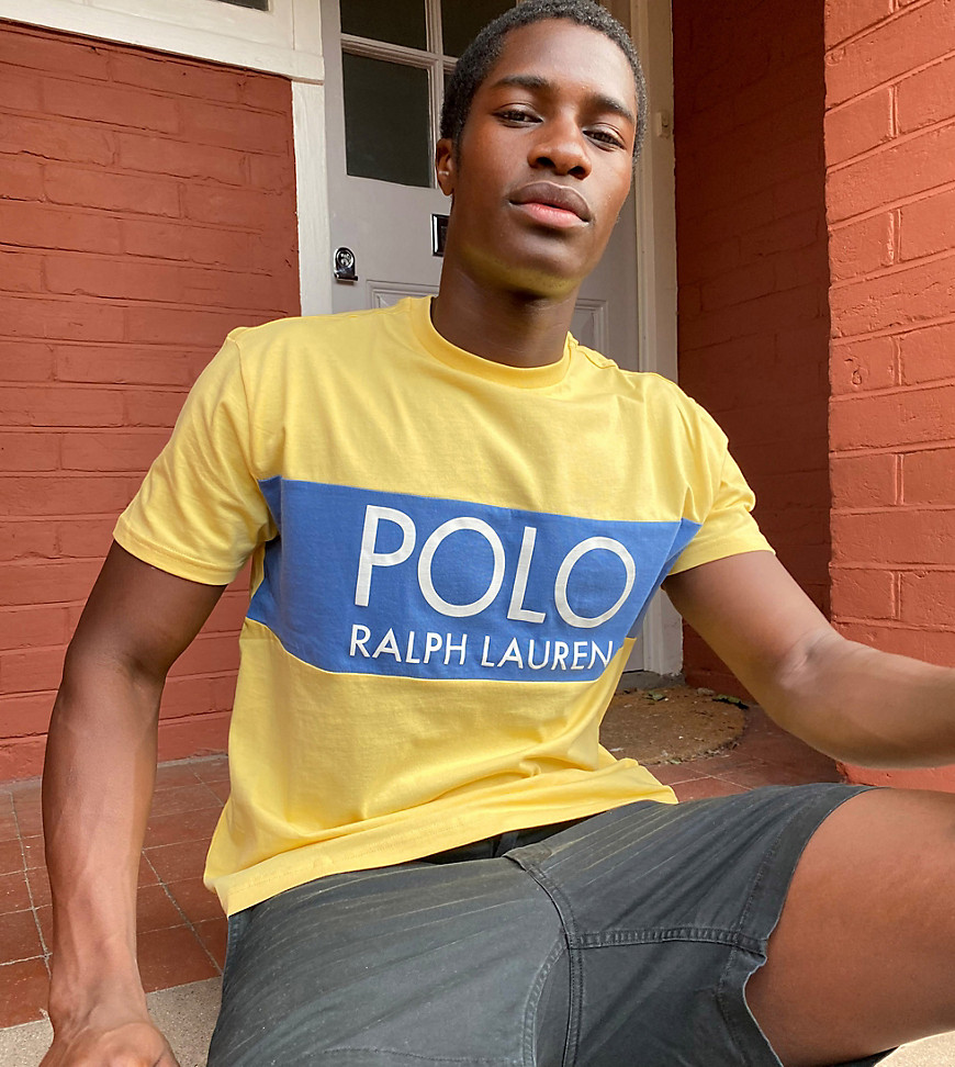 Collaborazione esclusiva Polo Ralph Lauren x ASOS - T-shirt vestibilità classica gialla con pannello blu navy con logo-Giallo