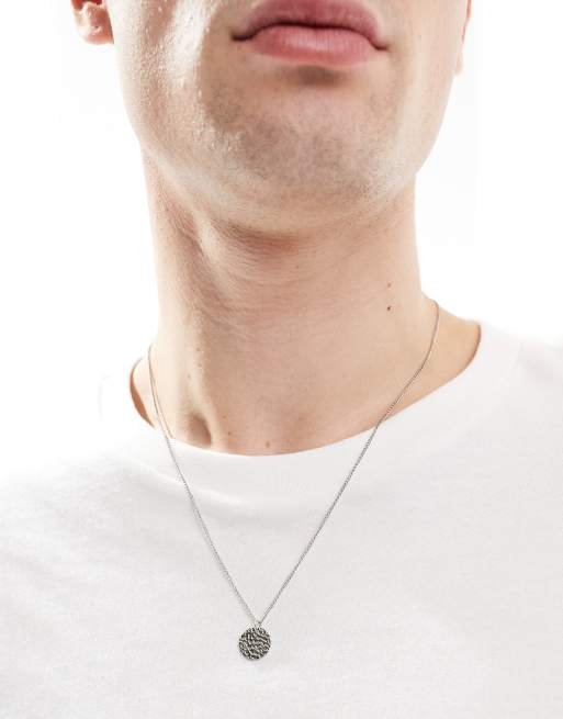 Collar con colgante de moneda repujada de acero inoxidable de Lost Souls