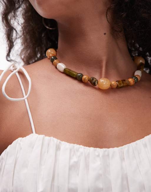 Collar de tonos tierra de cuentas de Mango
