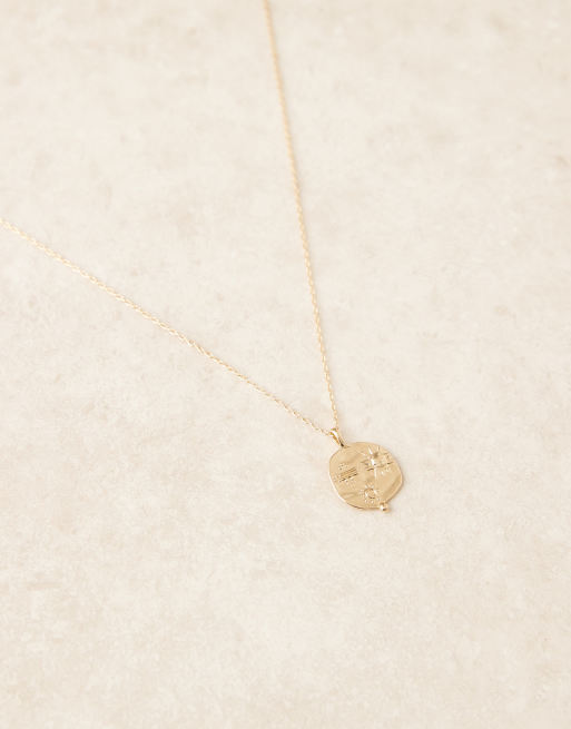 Collar dorado con colgante circular grande repujado de DesignB London, 3 de 3