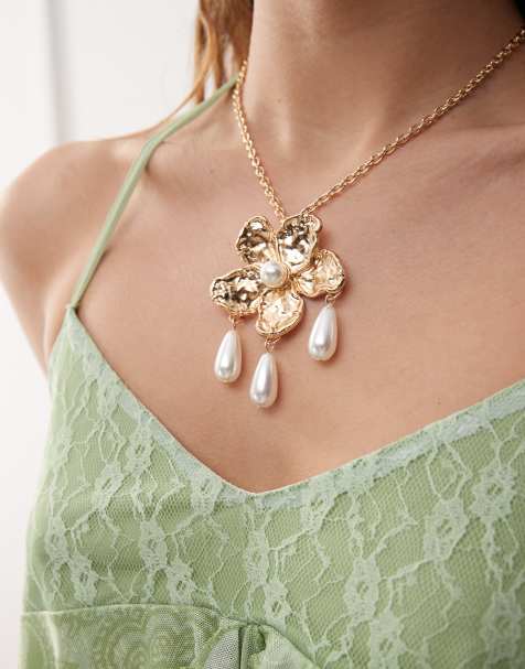 Collar dorado con colgante de flor con perlas de Reclaimed Vintage - view 1
