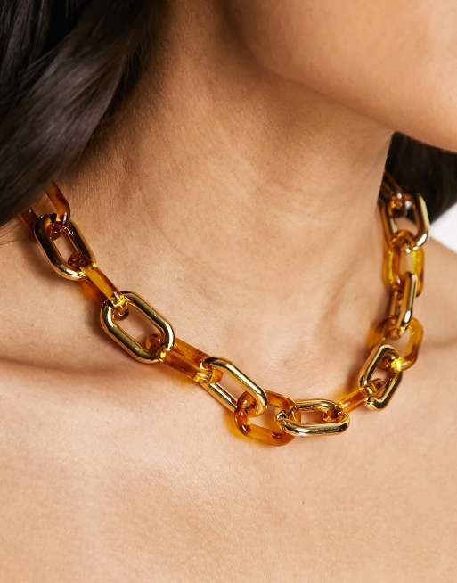 Collar dorado y efecto carey estilo cadena grande de resina exclusivo de Pieces, 2 de 4