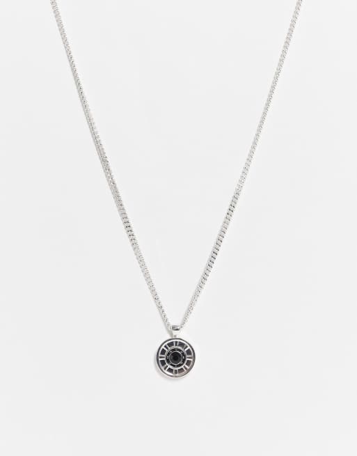 Collar plateado con colgante de rueda de Icon Brand
