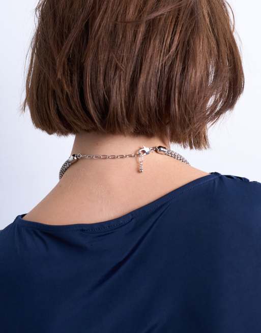 Collar plateado con strass y colgante de flor Maeve de Topshop, 3 de 3