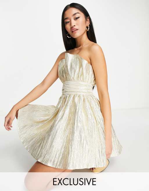 Collective The Label - Champagnefarvet bandeau-minikjole med rynket talje - Kun hos ASOS