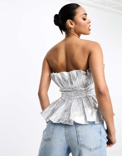 Collective The Label – Exklusives, trägerloses Metallic-Oberteil in Silber, 2 von 4