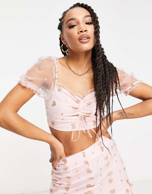 Collective The Label - Lyserød top i organza med pufærmer og glimmerhjerter - Del af sæt - Kun hos ASOS