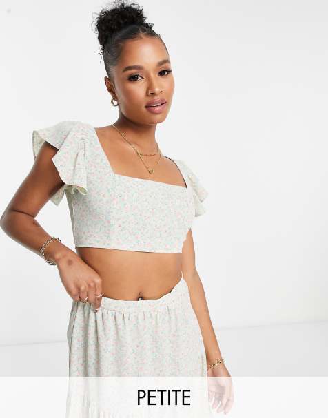 Collective The Label Petite - Crop top con volant sulle spalle color salvia a fiorellini in coordinato - view 1