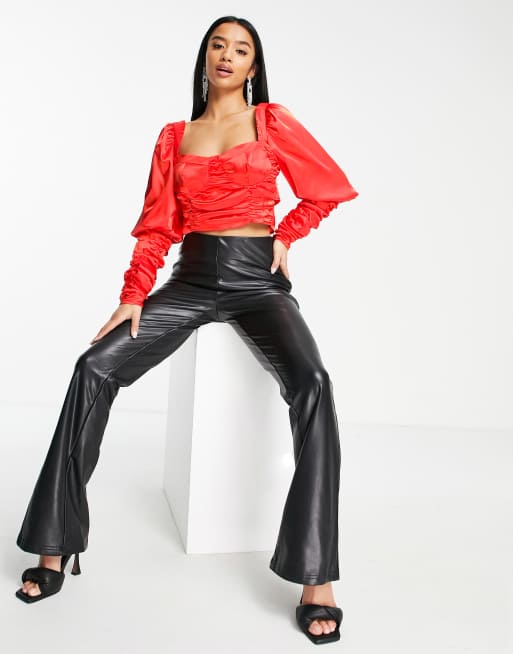 Collective The Label Petite - Crop top d'ensemble froncé avec nœud au dos - Rouge postbox, 2 de 4