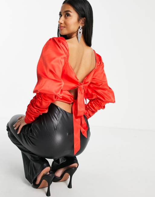 Collective The Label Petite - Crop top d'ensemble froncé avec nœud au dos - Rouge postbox, 4 de 4