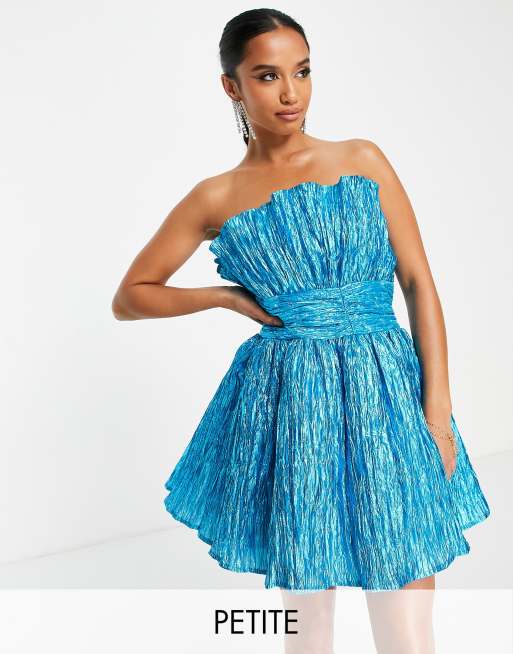Collective The Label Petite – Jasnoniebieska metaliczna marszczona sukienka mini ściągana w talii, tylko w ASOS