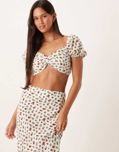 Collective The Label Tie back twist front crop top in white ditsy daisy - view 1