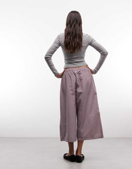 COLLUSION 3/4 length nylon plaid jorts in pink, 4 of 5