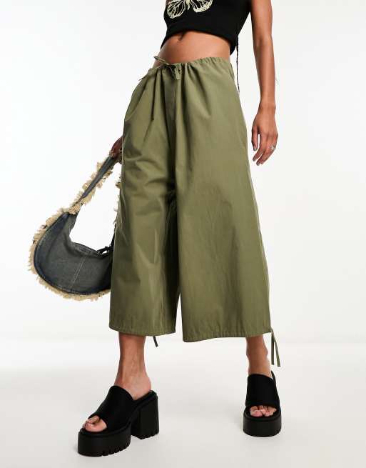 COLLUSION 3/4 length parachute pants in khaki