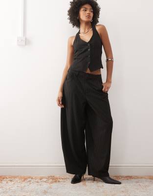 Collusion 90s Xl Balloon Low Rise Pants In Black
