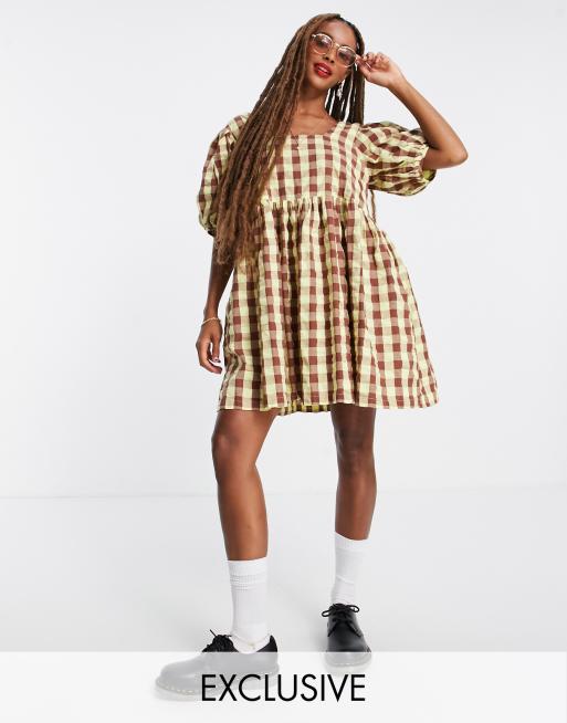 COLLUSION - Aangerimpelde minizomerjurk met oversized gingham ruit in groen en bruin